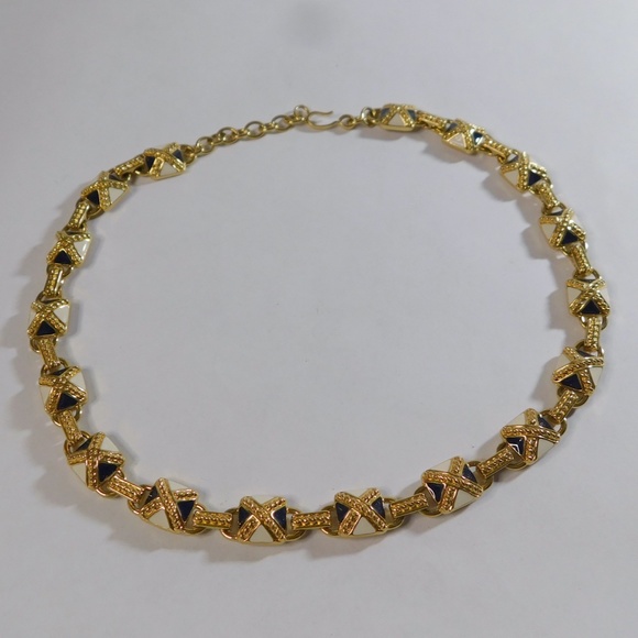 Monet Gold Tone Black and White Enamel Chocker Necklace Vintage - Picture 7 of 8